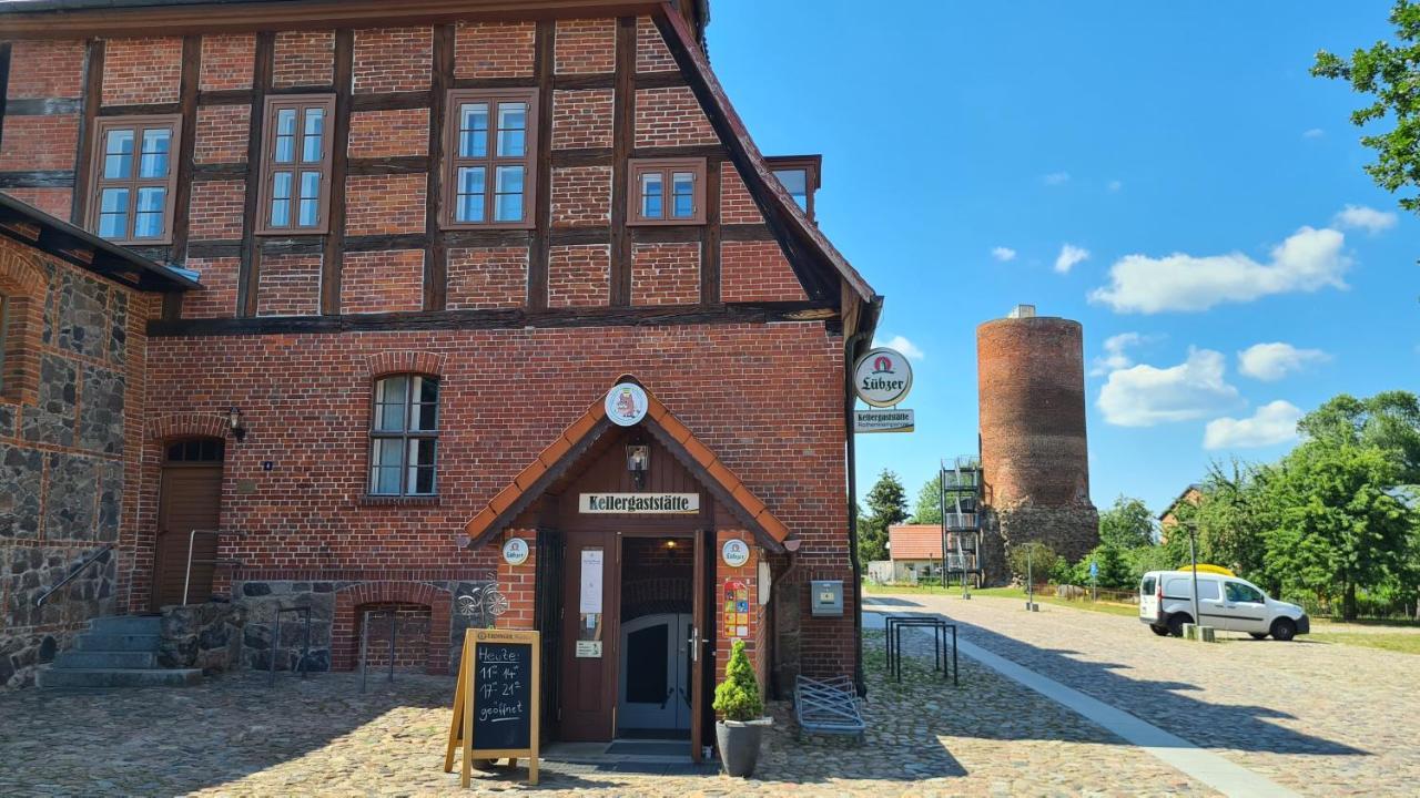 Отель Schloss Rothenklempenow Экстерьер фото